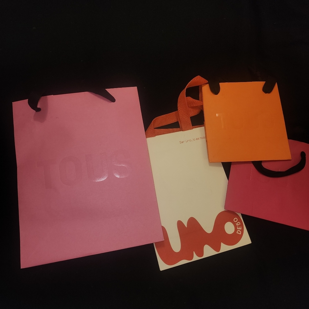 Tous And UNO de 50 Shopping Bags Set